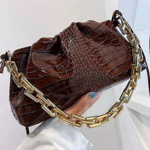 Vegan croc 🐊 embossed purse 👜